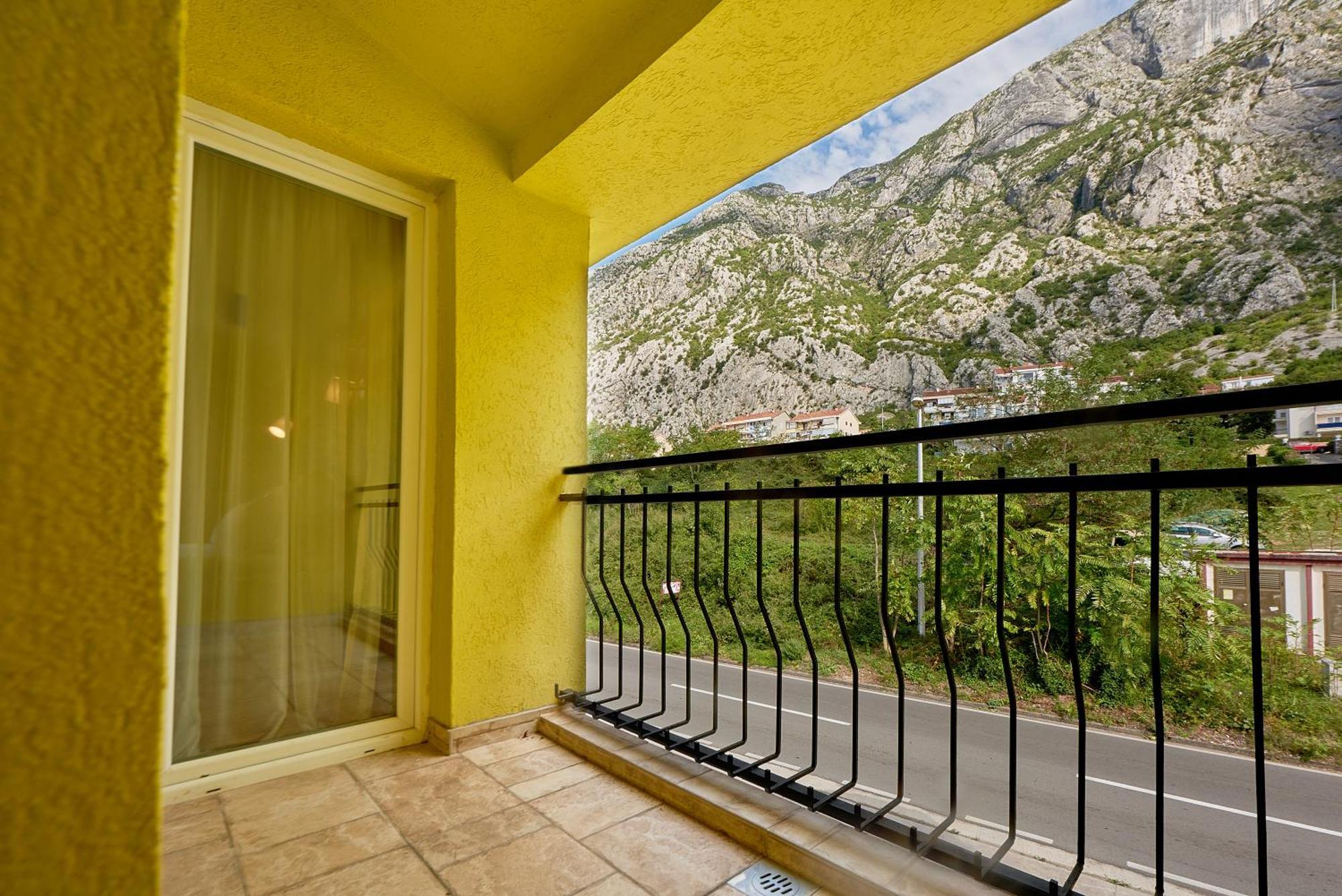 דובורטה 2Montenegro Mimoza Apartments מראה חיצוני תמונה