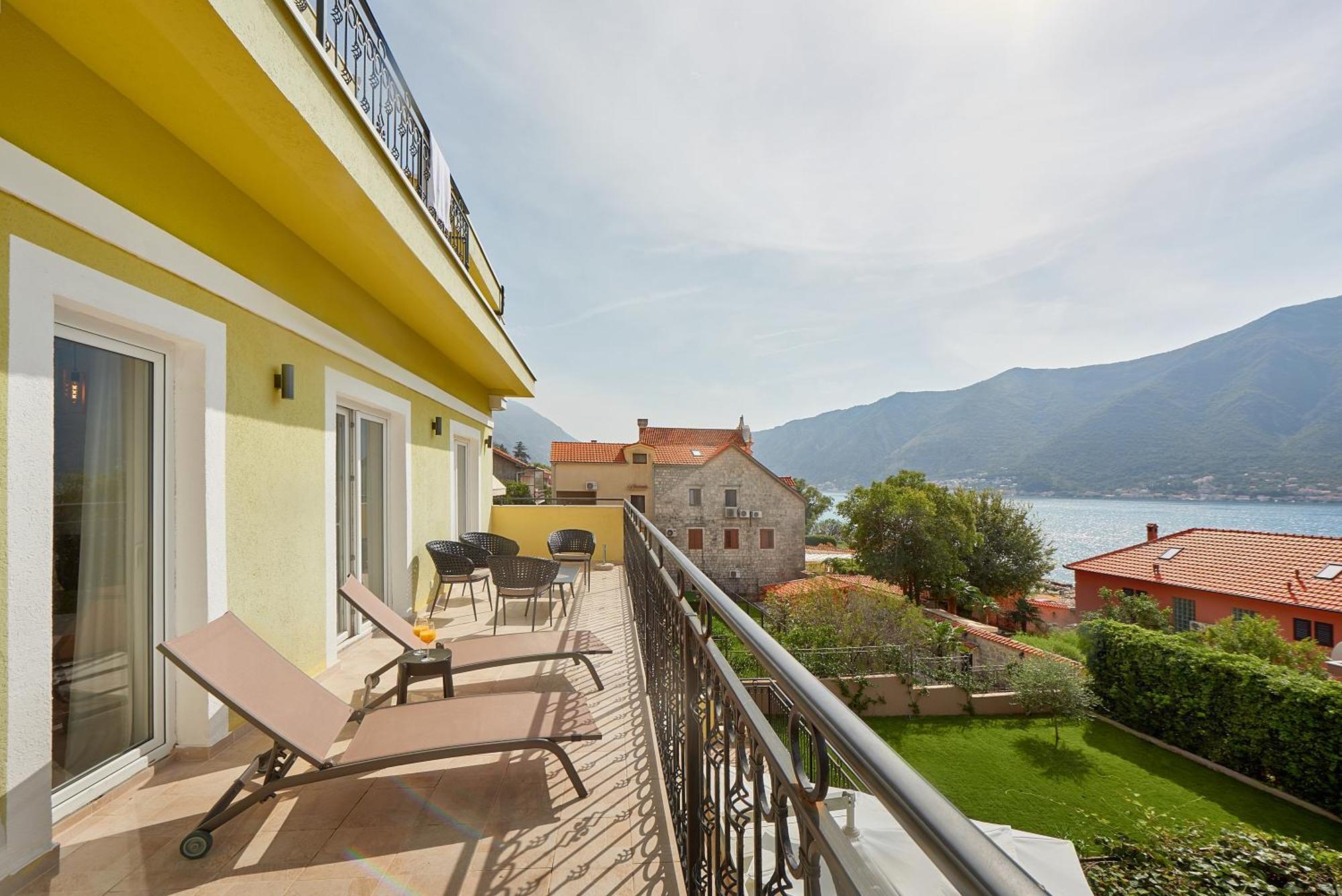 דובורטה 2Montenegro Mimoza Apartments מראה חיצוני תמונה